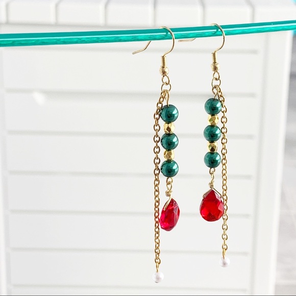 Earrings - Picture 3 of 5